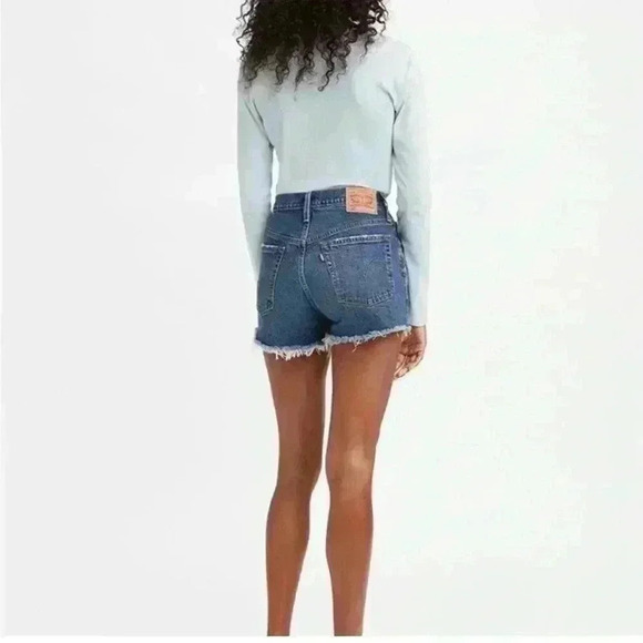 Levi’s 501 cut off shorts medium wash size 27 - Picture 2 of 5